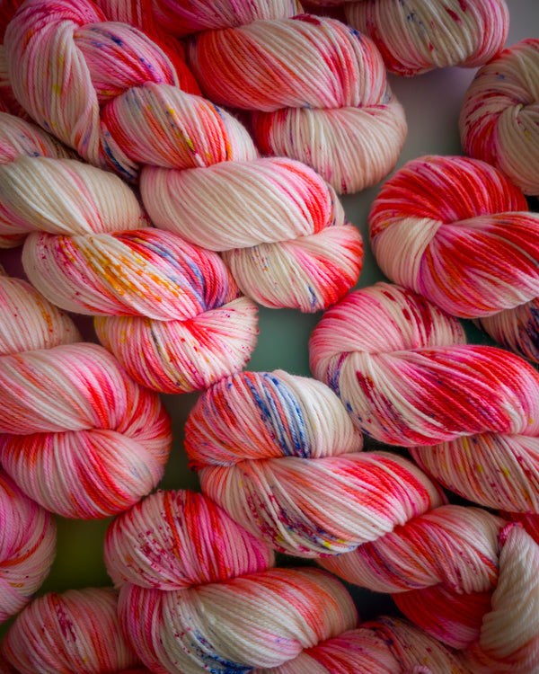 Candy apple 8ply skein